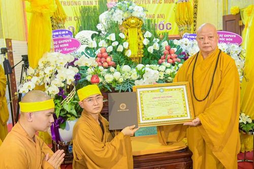 Ban Trị sự GHPGVN TP.HCM viếng tang Hòa thượng Thích Chơn Trí tại chùa Phước Trí (H.Hóc Môn)