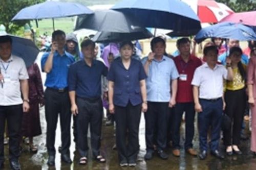 Đảng ủy cơ quan Văn phòng Quốc hội tri ân các thương binh, liệt sĩ tại Hòa Bình