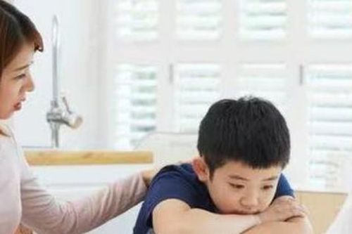 Cha mẹ hay nói những câu này, con dễ bị bắt nạt