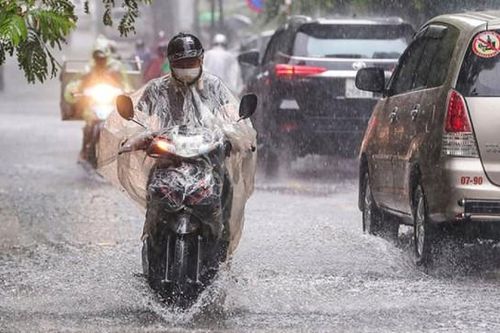 Áp thấp nhiệt đới tan dần, mưa lớn vẫn phức tạp