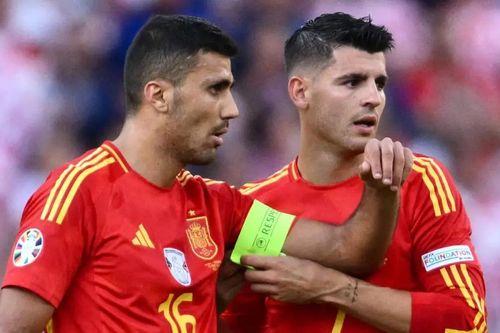 Rodri và Morata bị UEFA buộc tội