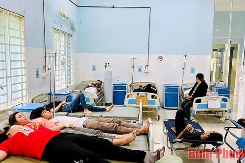 Cục An toàn thực phẩm 'vào cuộc' vụ hơn 60 công nhân bị ngộ độc tại Bình Phước