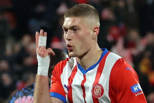 Tiền đạo vô danh từng khuynh đảo La Liga sắp đổi đời