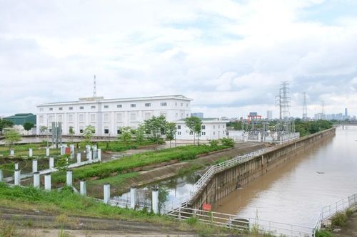 Cận cảnh trạm bơm 'khủng' vận hành suốt ngày đêm chống ngập cho Thủ đô