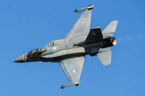 Tiêm kích F-16C Block 52+ xóa bỏ ưu thế đánh xa của Su-35?