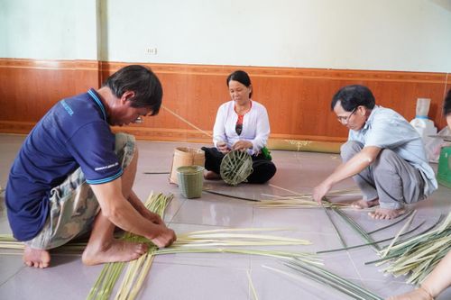 Giữ lửa nghề truyền thống nơi đất khách