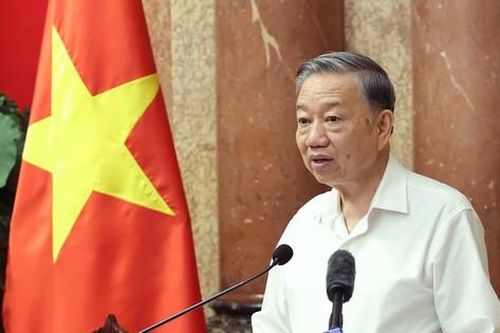 Chủ tịch nước Tô Lâm gặp mặt Ban liên lạc Đại đoàn 305 Dù - Đặc công