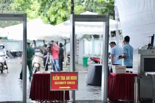 Hướng dẫn người dân đến viếng Tổng Bí thư Nguyễn Phú Trọng ở quê nhà