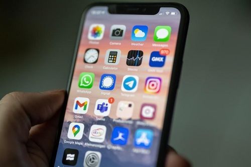 Malaysia, Singapore siết quản lý Facebook bằng giấy phép và xác minh danh tính