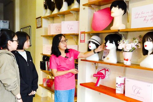 Hàng vạn mái tóc đong đầy yêu thương, tiếp sức cho bệnh nhân ung thư