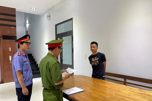 Phê chuẩn khởi tố 2 đối tượng chống người thi hành công vụ
