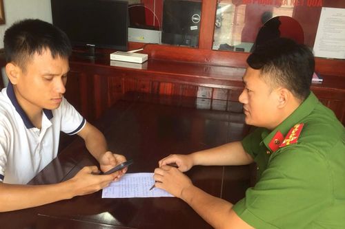 Nhận được số tiền lớn người khác chuyển nhầm, người đàn ông ở huyện Diễn Châu báo công an để trả lại