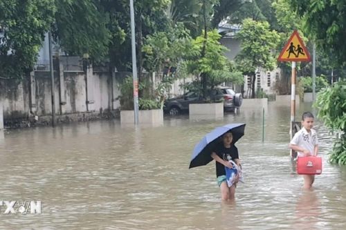 Hà Nội: Ngập sâu tại nhiều tuyến đường và khu đô thị do ảnh hưởng bão số 2