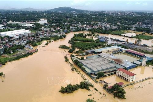 Mưa lớn gây ngập lụt tại Hòa Bình