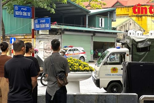 Người dân đến Nhà tang lễ Quốc gia trước ngày Quốc tang để tiễn biệt Tổng Bí thư Nguyễn Phú Trọng