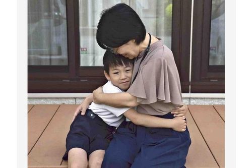 Trường học Nhật Bản giao bài tập đặc biệt giúp tăng tình cảm trong gia đình