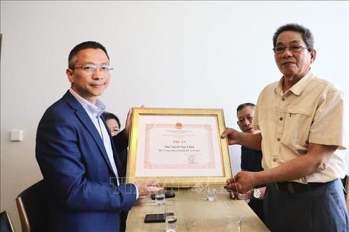 Phát huy truyền thống 'uống nước nhớ nguồn' tại CHLB Đức