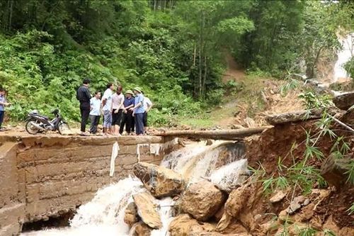 Khẩn trương khắc phục thiệt hại do mưa, lũ ở huyện vùng cao Quan Hóa