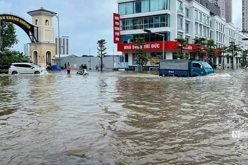 Hà Nội: Nhiều khu đô thị chìm trong biển nước