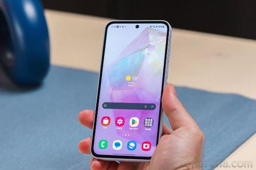 Đây là vua tầm trung màn lớn, giá rẻ cháy sàn, trang bị từ iPhone 11 đến iPhone 15 cũng lép vế