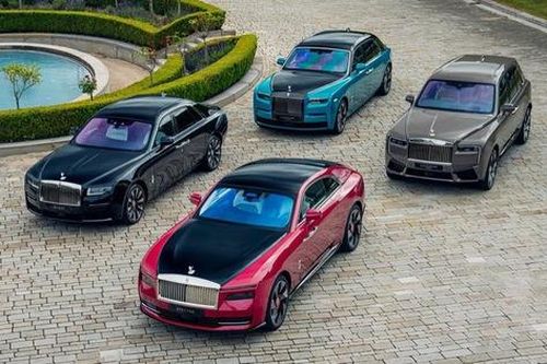 Rolls-Royce trình làng dàn siêu xe tại lễ hội tốc độ