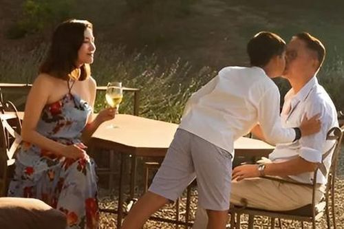 Hoa hậu 'tiểu tam' sống trong biệt thự 4600 tỷ
