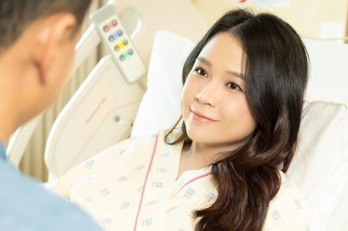 Nữ diễn viên Việt gặp chuyện khi chăm cặp song sinh 5 tháng, chồng thương cỡ nào cũng lực bất tòng tâm