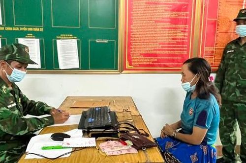 Khởi tố đối tượng nữ tàng trữ trái phép chất ma túy