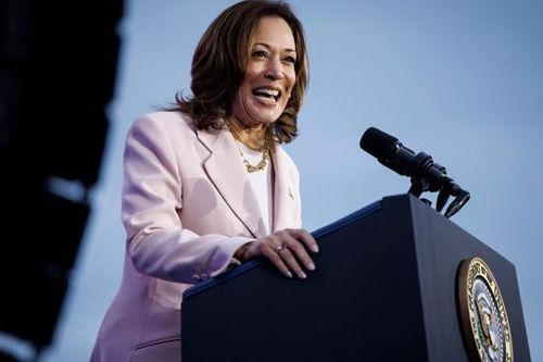 Di sản kinh tế của ông Biden đặt bà Harris vào thế khó