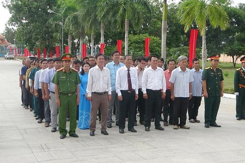 Tri Tôn tổ chức cải táng hài cốt liệt sĩ Nguyễn Văn Huấn