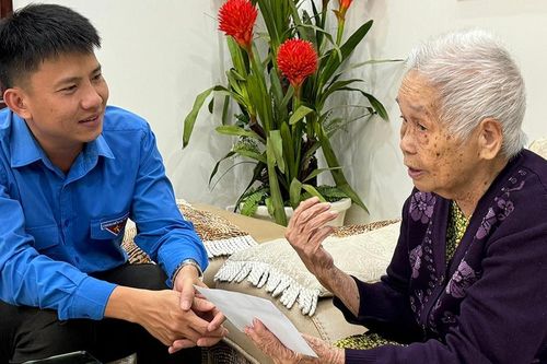 Tuổi trẻ Pleiku thấm nhuần đạo lý 'Uống nước nhớ nguồn'