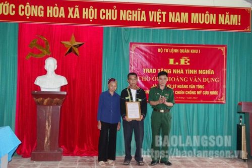 Tổ chức trao tặng nhà tình nghĩa tại xã Cao Lâu, huyện Cao Lộc