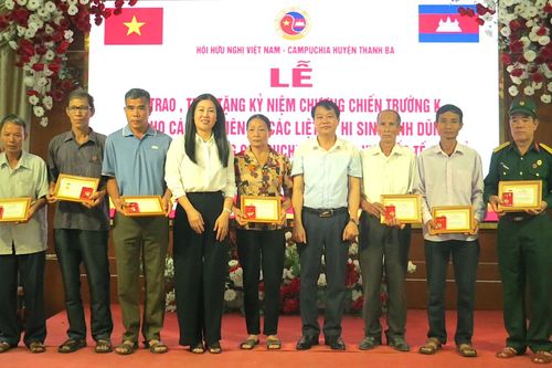 Truy tặng Kỷ niệm chương chiến trường K cho 27 liệt sĩ