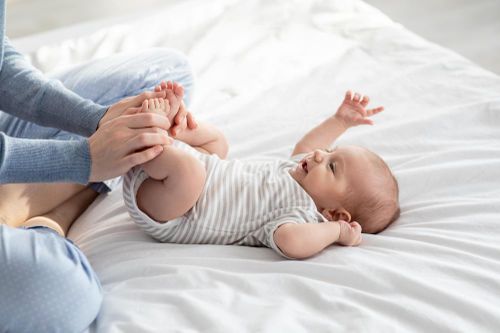Bố mẹ nên làm gì khi trẻ bị tiêu chảy cấp?