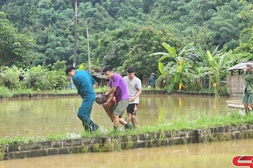 Ứng phó với nước xả hồ bản Mòng