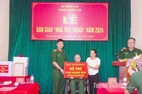 Trao nhà tình nghĩa cho Đại úy chuyên nghiệp Nguyễn Hữu Trí