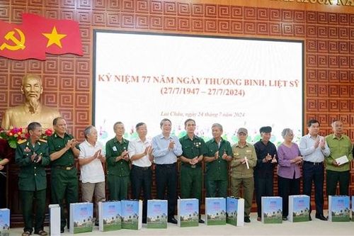 Tiếp tục đẩy mạnh phong trào 'Đền ơn đáp nghĩa' chăm lo cho các gia đình người có công với cách mạng