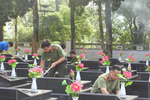 Bâng khuâng tháng Bảy