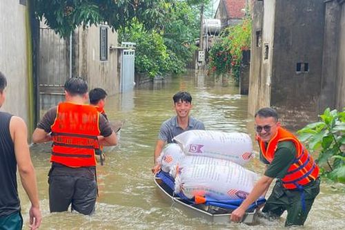 Ngoại thành Hà Nội thiệt hại nặng vì mưa lũ lớn
