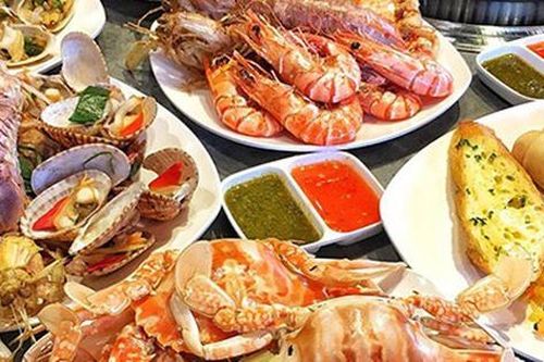 Hà Nội: Nhà hàng buffet hải sản nổi tiếng ở quận Hà Đông tiếp tục bị phốt 'đuổi khách' chỉ vì phản ánh cua có mùi khai