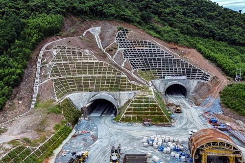 Hầm xuyên núi duy nhất trên tuyến cao tốc Bắc - Nam qua Hà Tĩnh