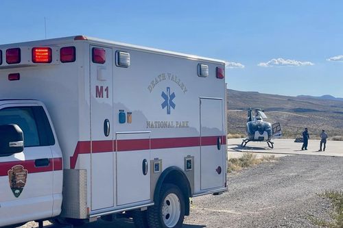 Trực thăng giải cứu du khách bị bỏng chân vì mất dép ở Death Valley