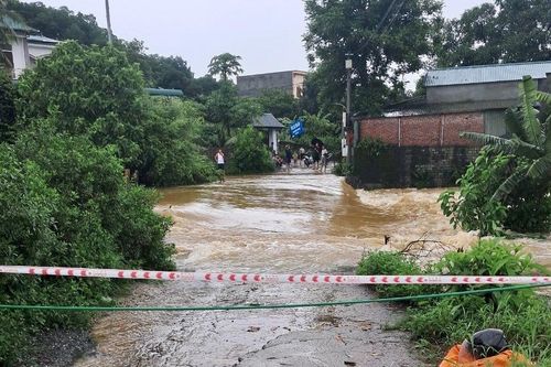 Mưa lũ còn phức tạp, Hà Nội đề nghị sở ngành, địa phương 'không chủ quan'