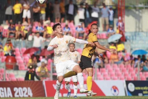 'Đại gia' mới của bóng đá Việt Nam chơi lớn, chiêu mộ cùng lúc 16 ngôi sao V-League
