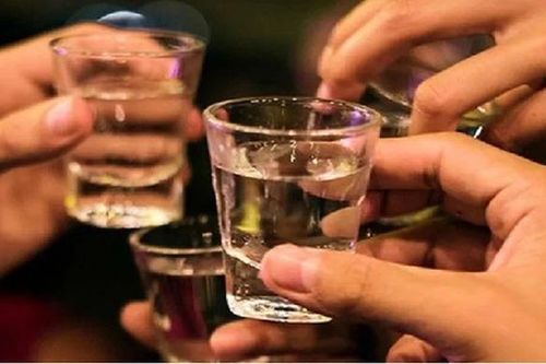 Yêu cầu dừng lưu thông 1 loại rượu từ Thái Nguyên nghi ngờ ngộ độc