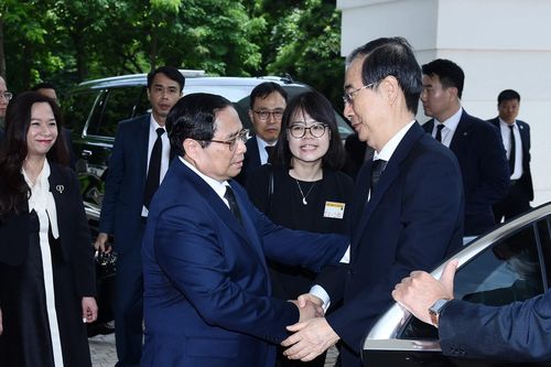 Thủ tướng Phạm Minh Chính tiếp Thủ tướng Hàn Quốc Han Duck Soo