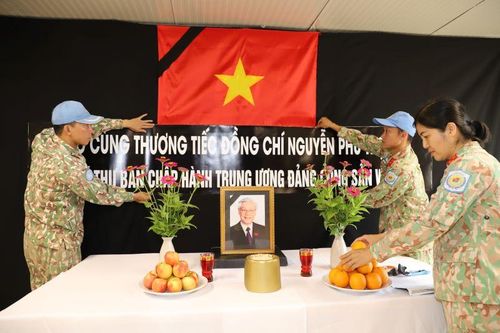 Lực lượng mũ nồi xanh Việt Nam lập bàn thờ tưởng nhớ Tổng Bí thư Nguyễn Phú Trọng