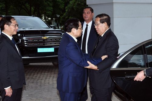 Thủ tướng Phạm Minh Chính gặp Chủ tịch Thượng viện Campuchia Hun Sen