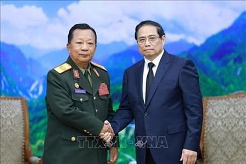 Thủ tướng Phạm Minh Chính tiếp Phó thủ tướng, Bộ trưởng Bộ Quốc phòng Lào