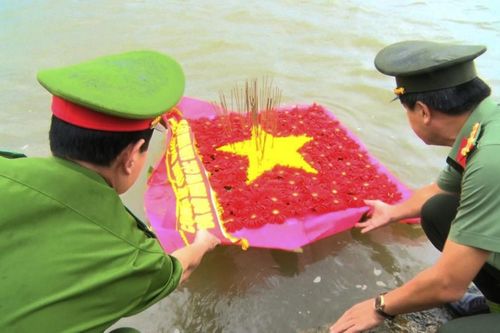 Công an Quảng Trị thấm đẫm hoạt động tri ân anh hùng liệt sĩ, đền ơn đáp nghĩa